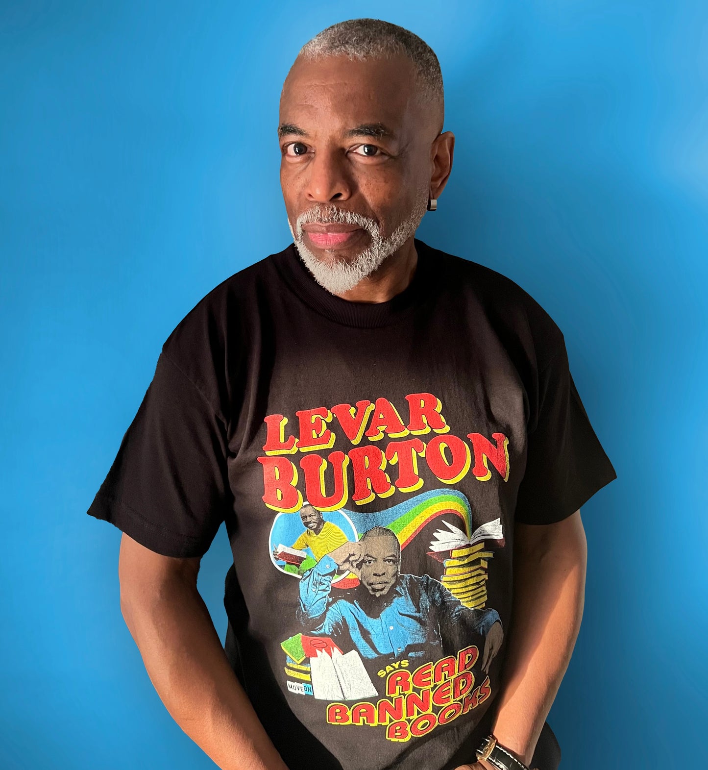 LeVar Burton Says Read Banned Books Unisex T-Shirt